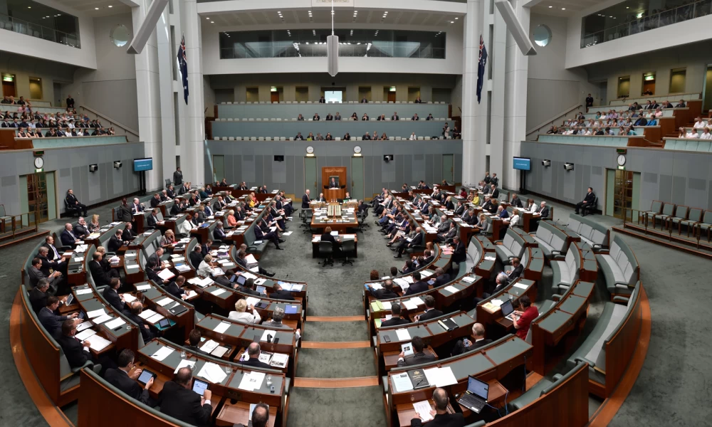 Αυστραλία: Άρση της ασυλίας βουλευτών για σεξουαλικές παρενοχλήσεις